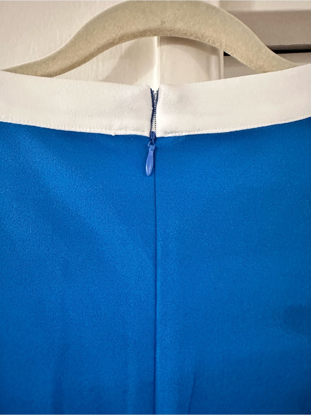 Alexia Admor Royal Blue Sleeveless Shift Dress with White Trim - Picture 3 of 13